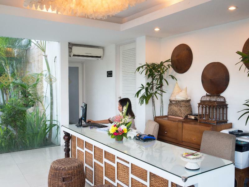 Collection O 20 Astana Kunti Seminyak Hotel Exterior photo